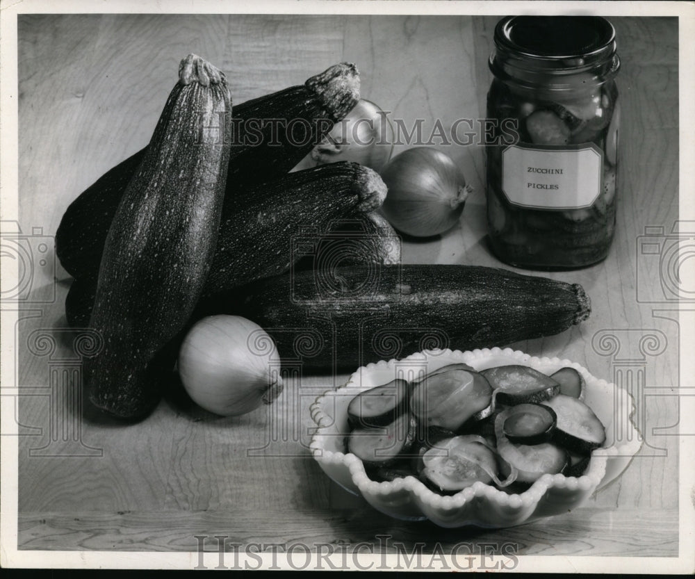 1966 Press Photo Zucchini pickels - cvb05915