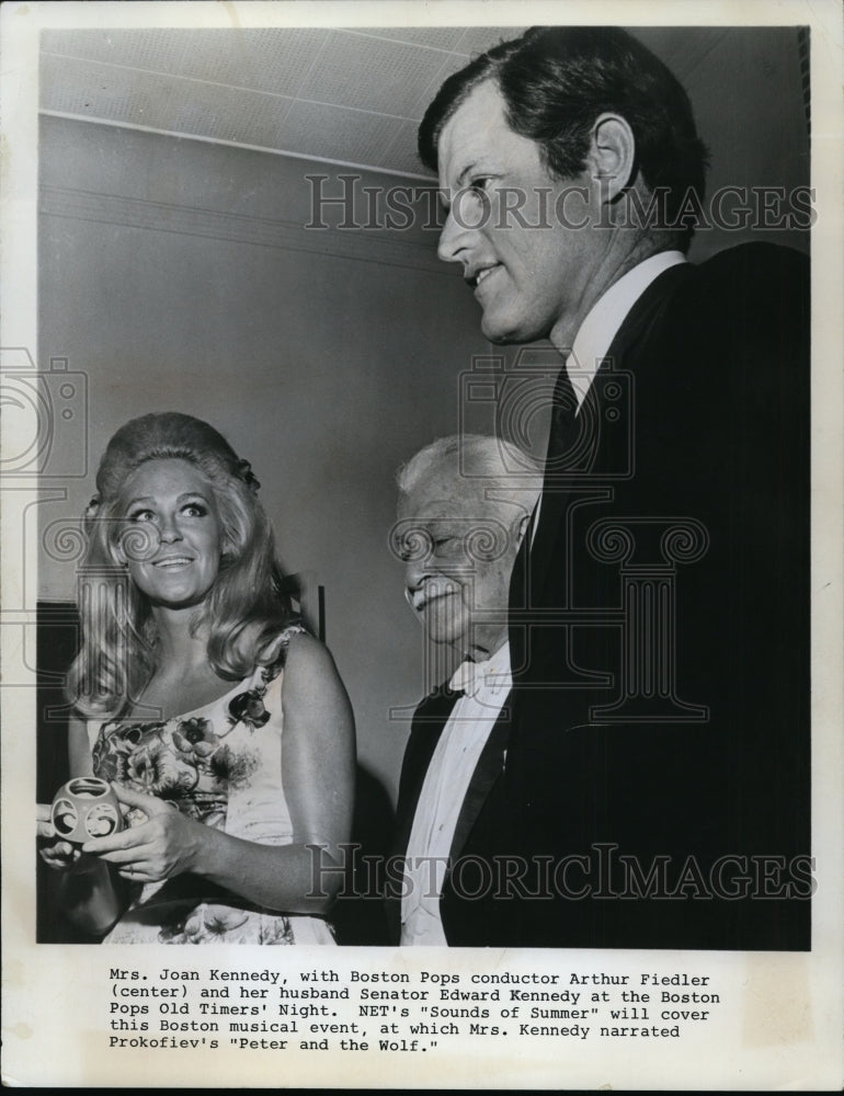 1969 Press Photo Mr and Mrs. Edward Kennedy &amp; Arthur Fiedler, Boston musical. - Historic Images