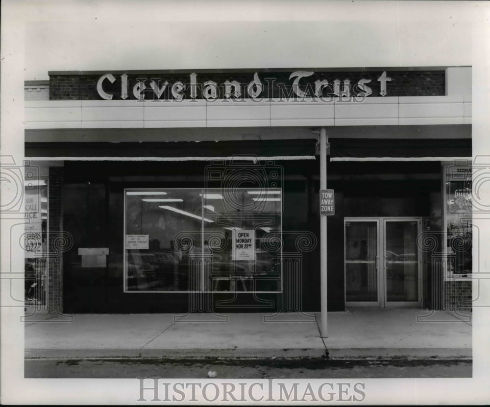 1954 Press Photo Intersection of SOM Center and Mayfield Building-Ohio- Historic Images