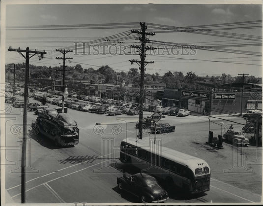 1949 Press Photo New Maple town shopping center - cvb07493- Historic Images