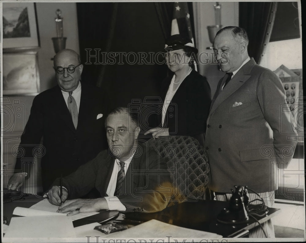 1933 Press Photo New Employment Service Created- Historic Images