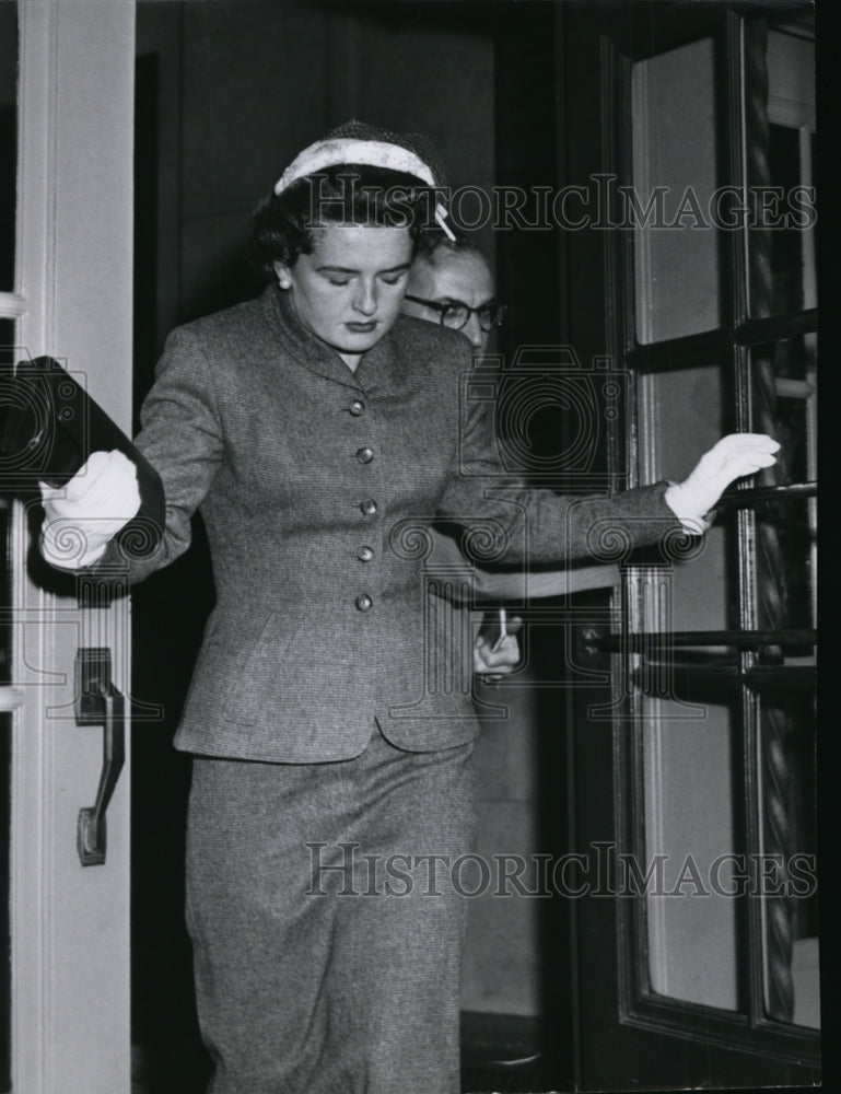 1954 Press Photo Mrs. Arthur B. Hayes Sheppard family friend from New York- Historic Images