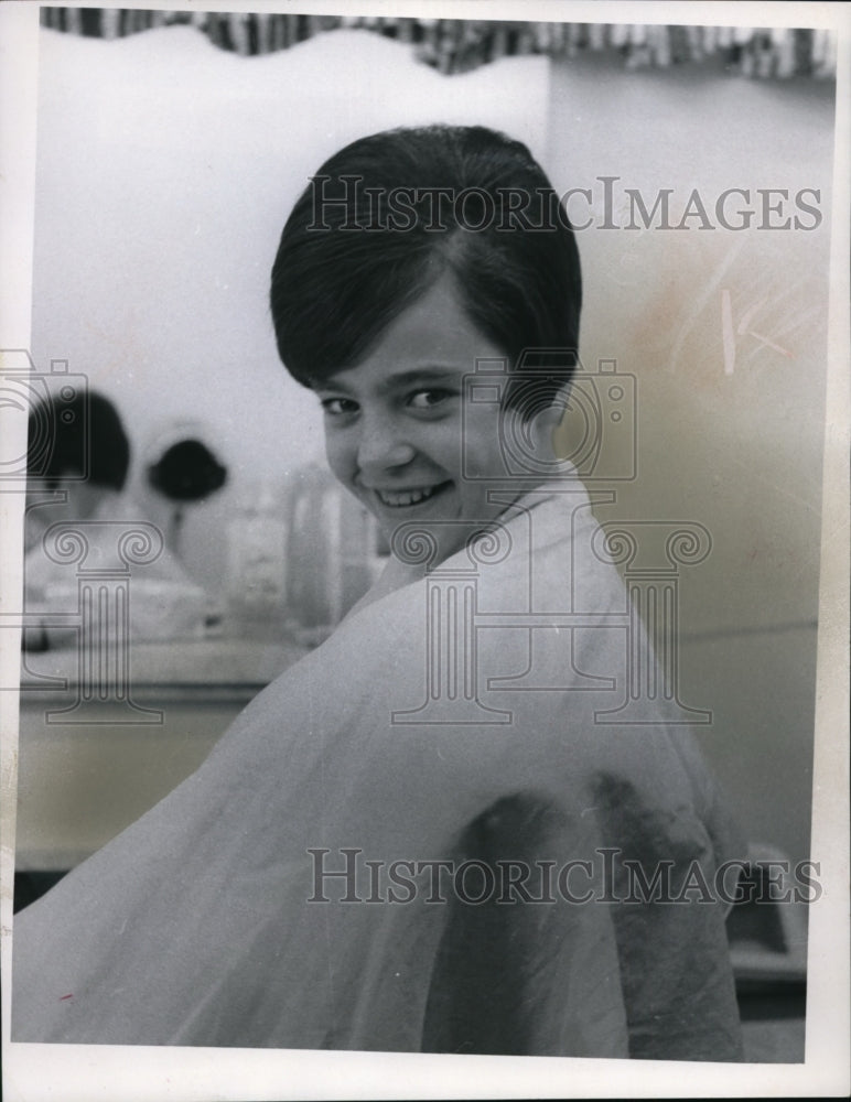 1967 Press Photo Debbie Lansu after Haircut on Muskingum Blvd in Brook Park- Historic Images