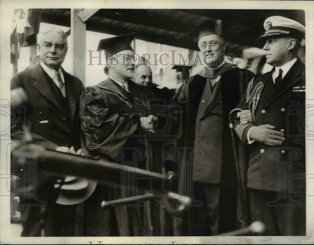 1933 Press Photo Pres Franklin D Roosevelt &amp; Dr Gilber Wilcox Mead at Wash Coll- Historic Images