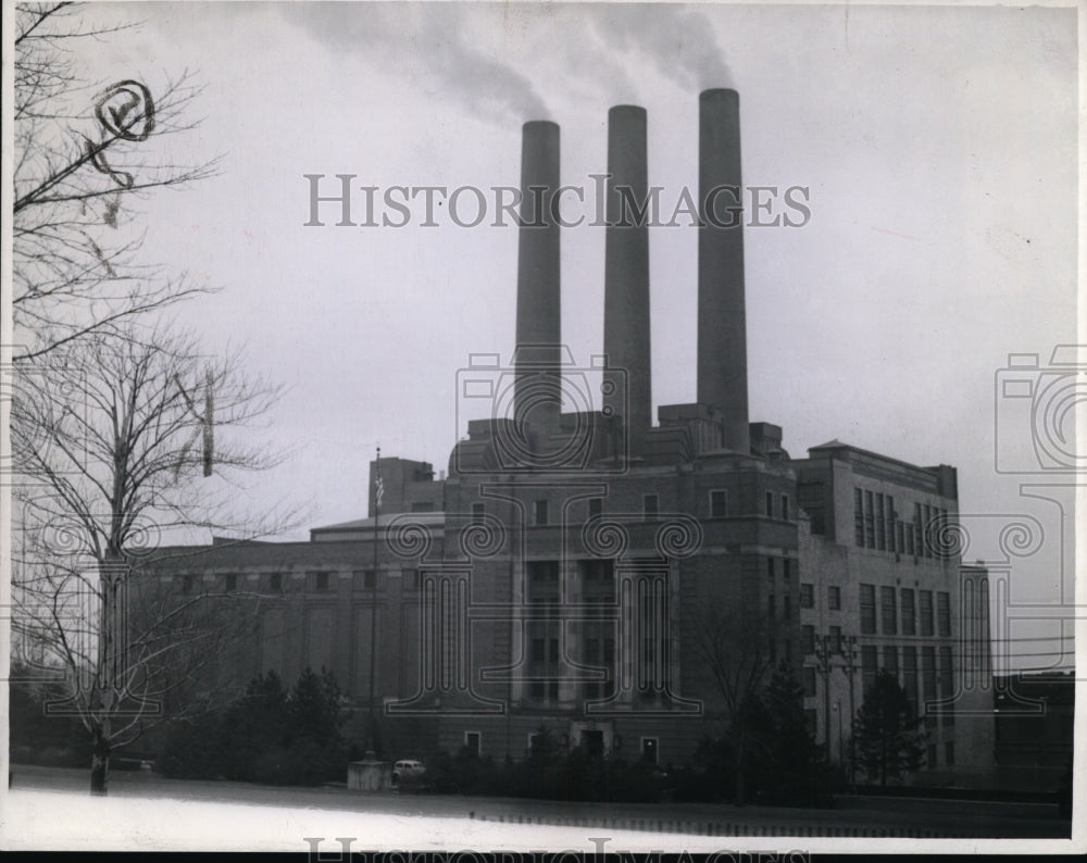 1944 Press Photo Cleveland Electric Illiminating Co., at Ashtabula Ohio- Historic Images