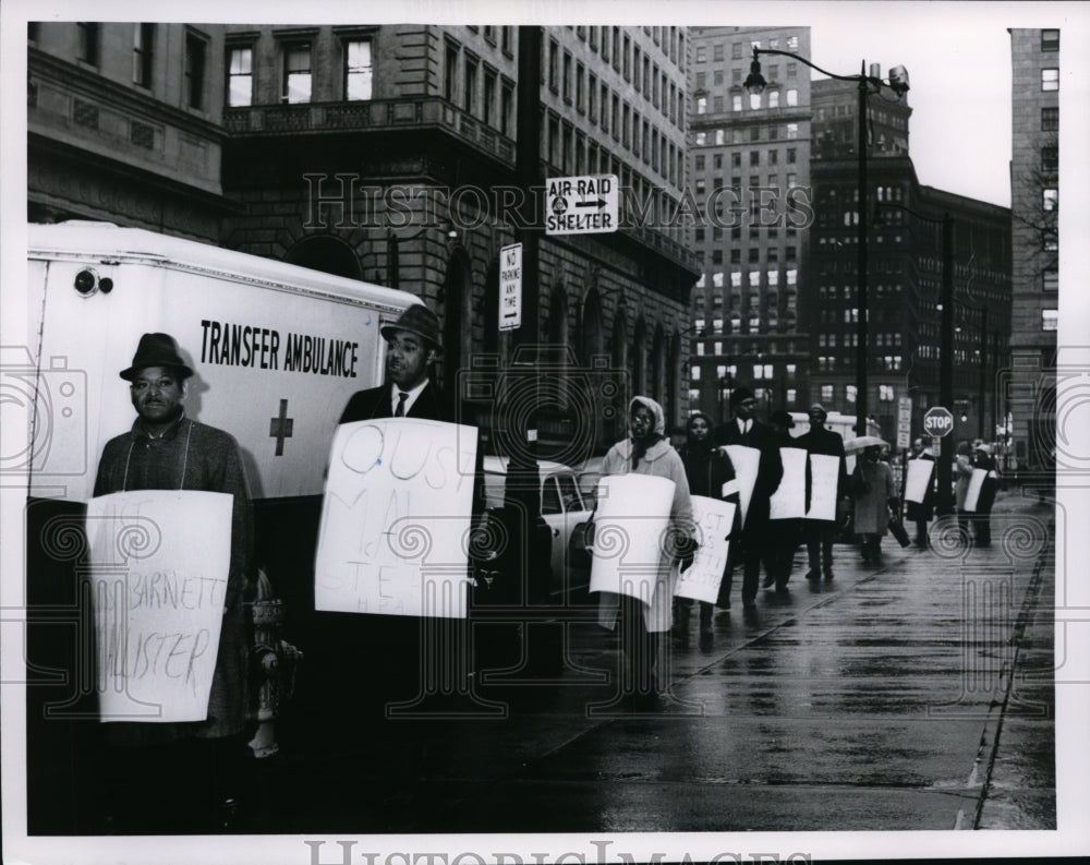 1964 Press Photo Pickets at the Board of Education - cvb13199- Historic Images