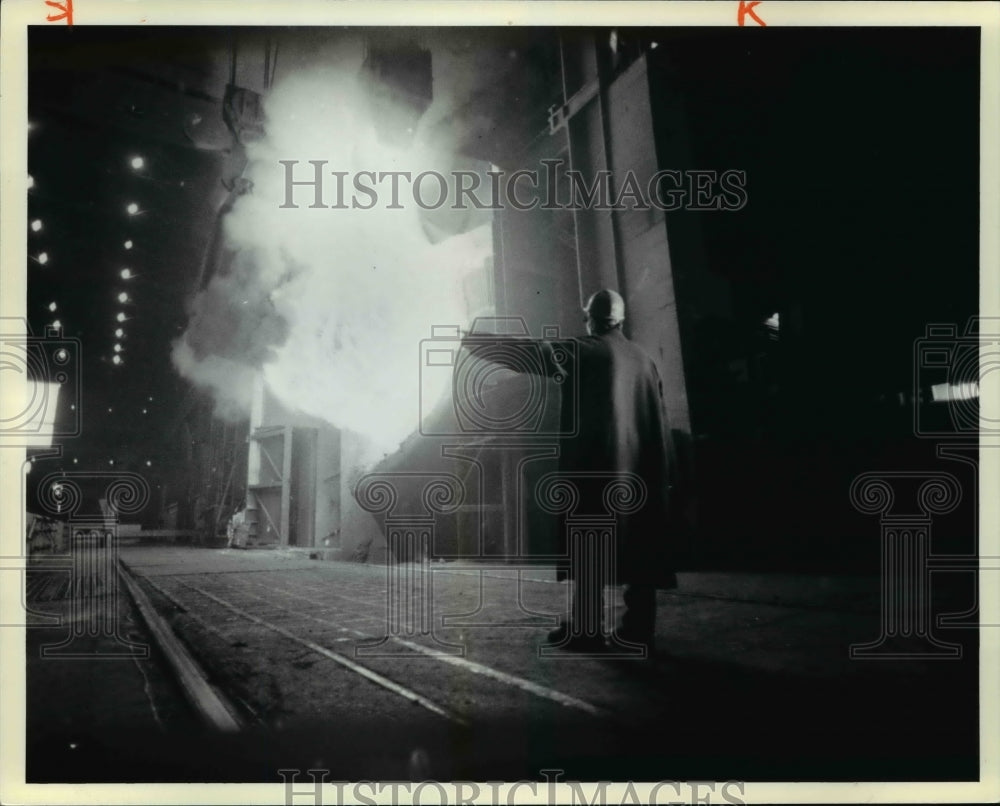 1979 Press Photo Man Working in a Steel Industry Plant - cvb15551