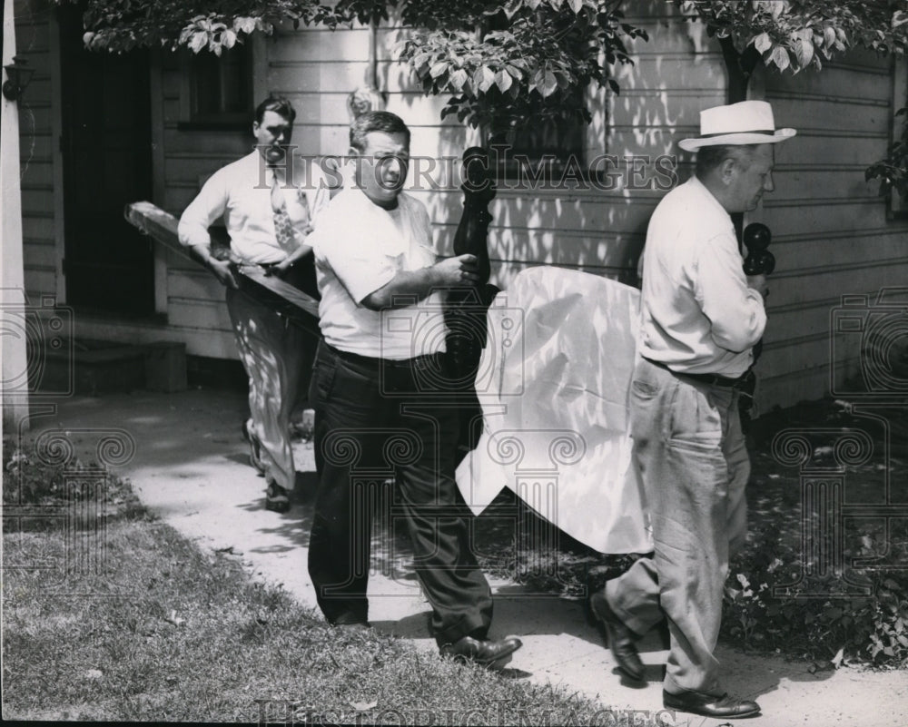 1954 Press Photo John Blocher, Regis Kennedy &amp; Frank Zager at Sheppard crime scn- Historic Images