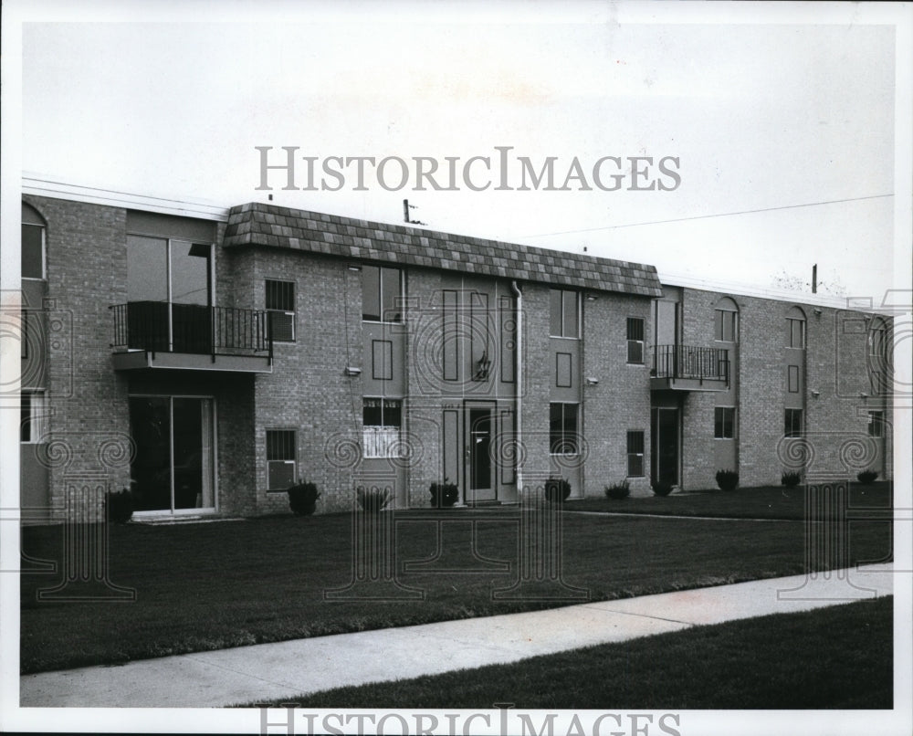 1967 Press Photo Brendan Court Apartments, North Olmsted - cvb17828- Historic Images