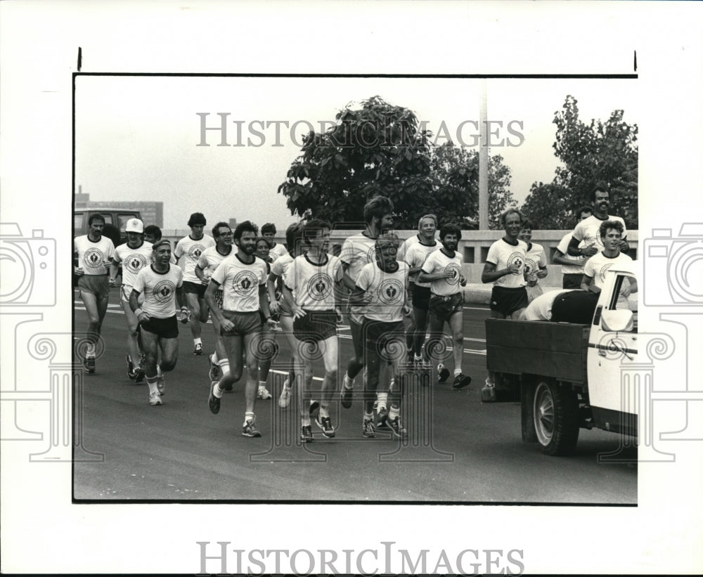 1983 Press Photo Heart A Thon - cvb18133- Historic Images