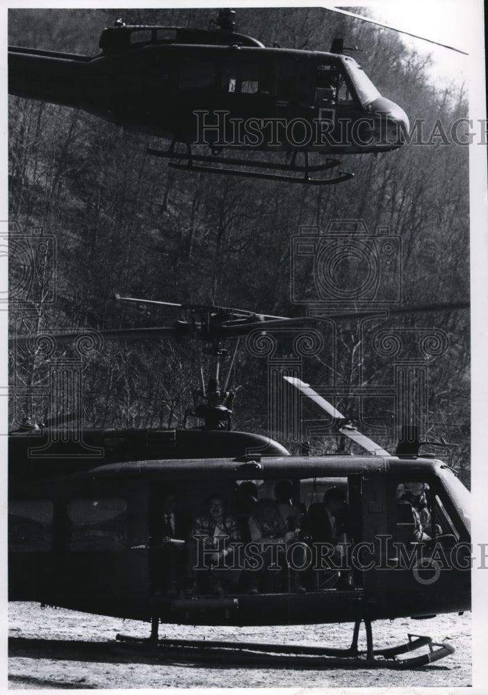 1972 Press Photo Floods in W Va - Historic Images