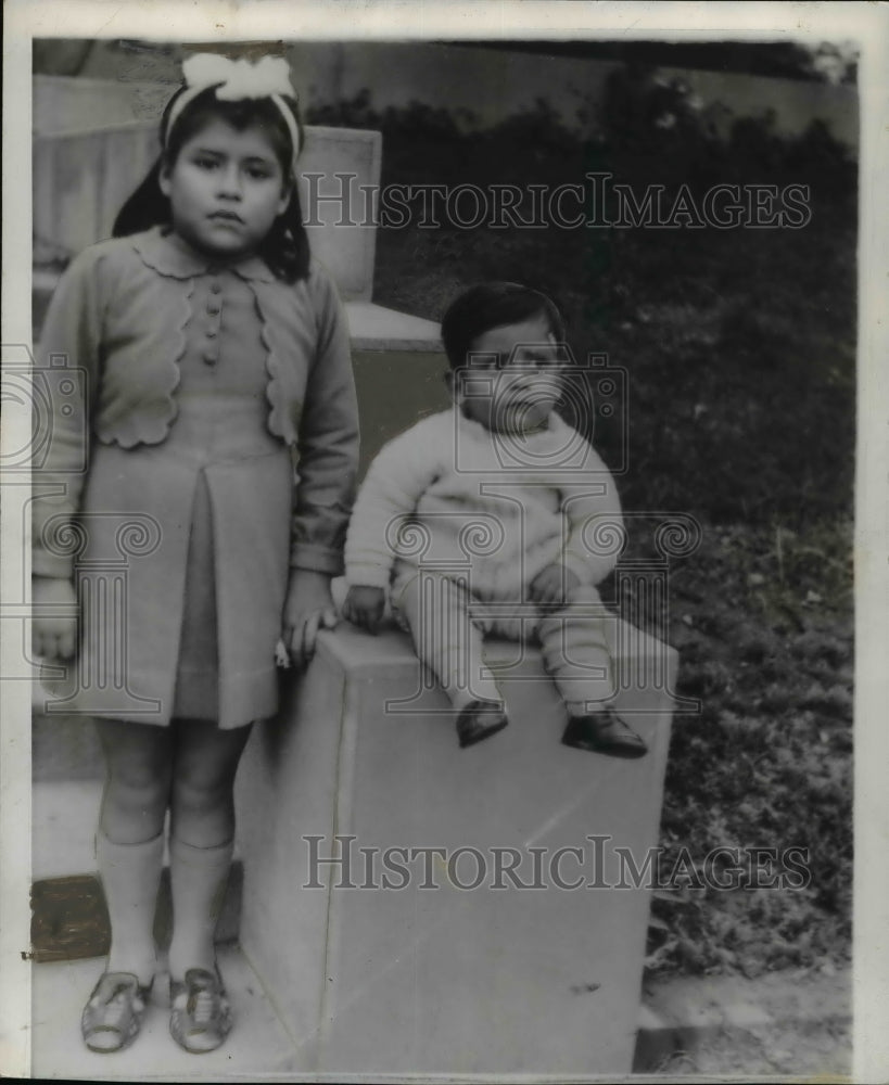 1940 Press Photo Lina Medina, Peruvian girl and son - cvb27821- Historic Images