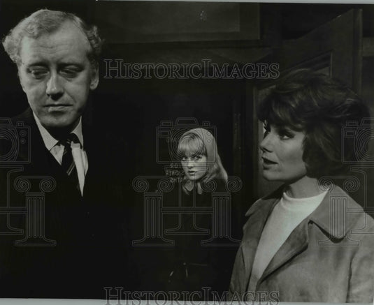1966 Press Photo Nicol Williamson, Valerie French, Lois Daine in a scene - Historic Images
