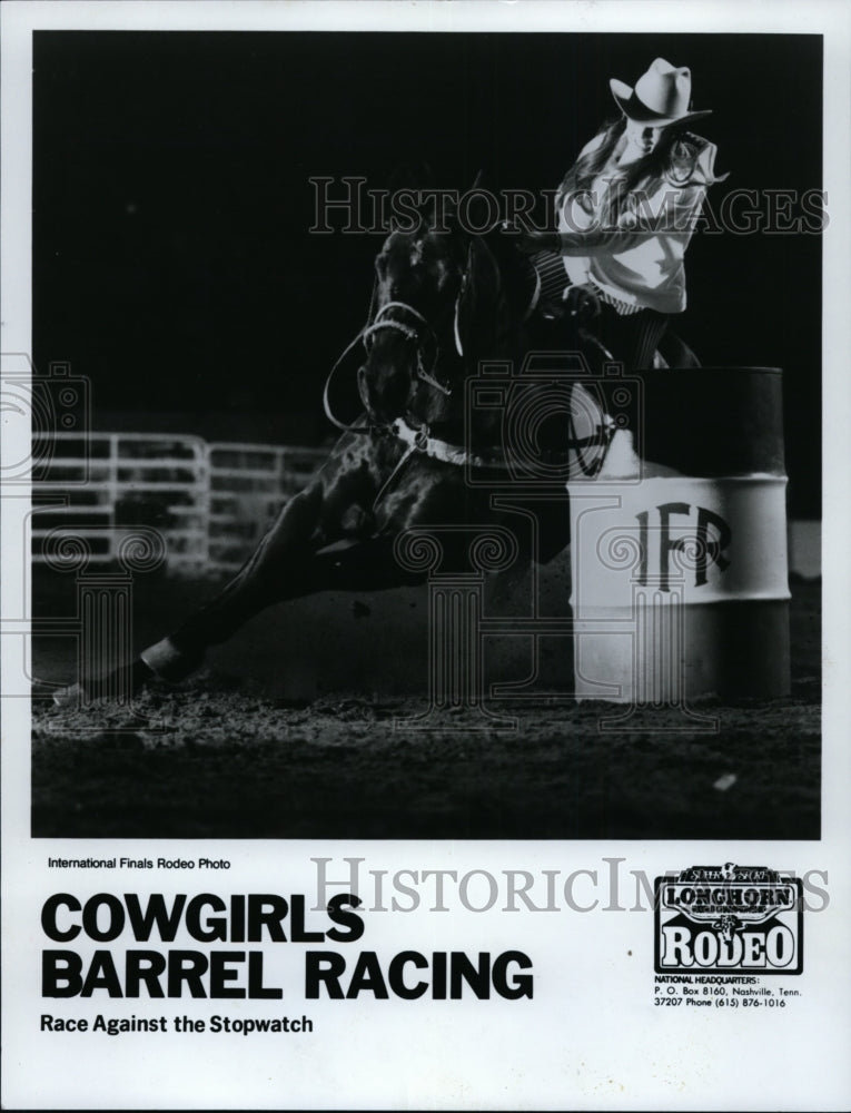 1980 Press Photo Cowgirls Barrel Racing, race against the Stopwatch - cvb32158- Historic Images