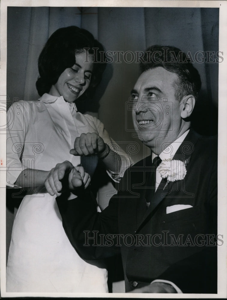 Load image into Gallery viewer, 1964 Press Photo Ralph Perk with Nurse Josephine Fatigante - cvb32382
