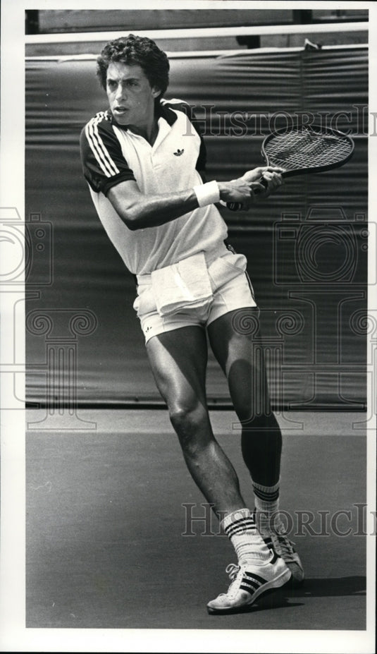 1982 Press Photo Harold T. Clark Courts Richard Gallien - cvb33378- Historic Images