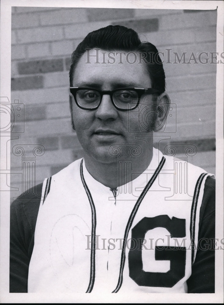 1970 Press Photo Ernie Hargett, Garfield Hts baseball pitching coach- Historic Images