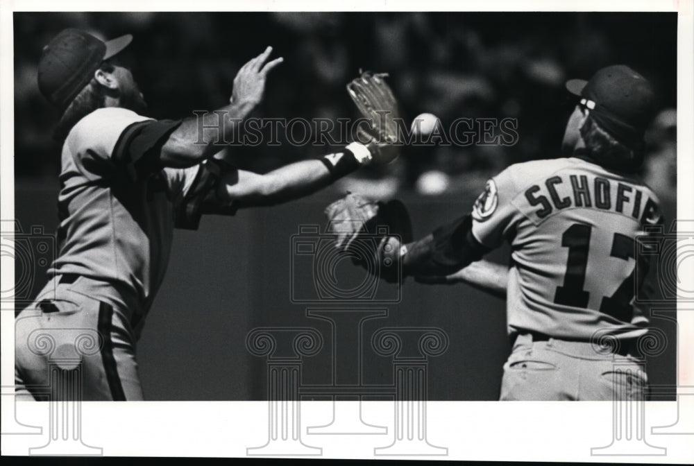 1990 Press Photo Rick Schu, Dick Schofield-baseball - cvb33896- Historic Images