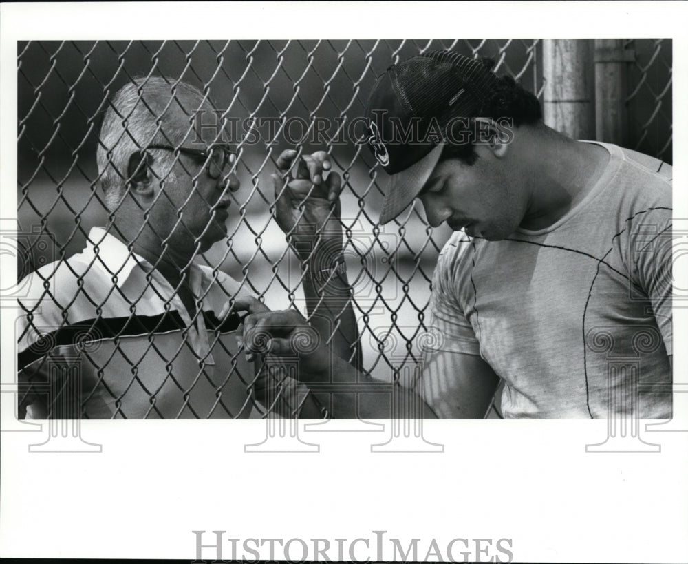 1989 Press Photo Angelo Rosado (R) &amp; his father Eduardo Rosado (L) - cvb33973- Historic Images