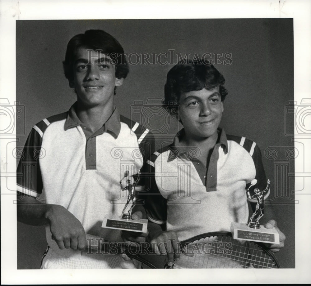 1983 Press Photo Lewis, left, and Eddie Rames, National Parks tennis winners.- Historic Images