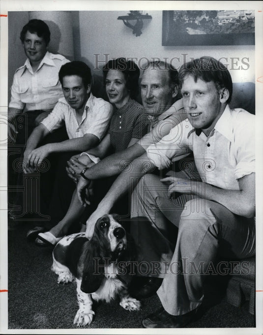 1977 Press Photo Head baseball coach Don Kelly second from right - cvb34697- Historic Images