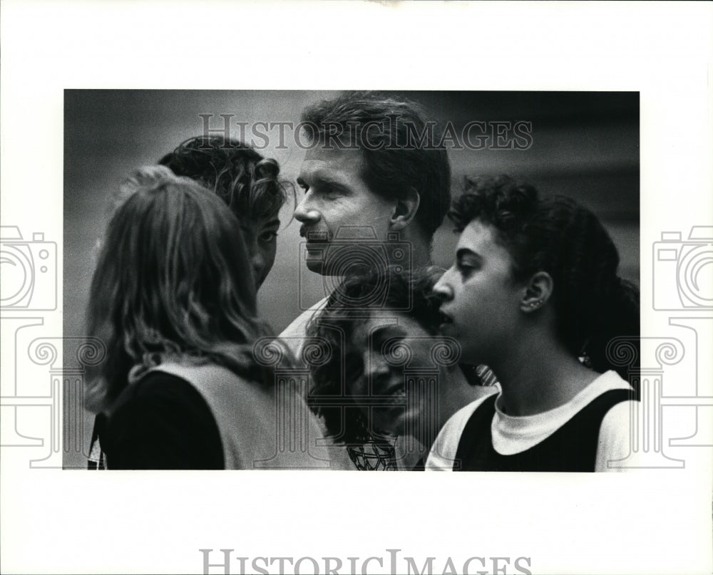 1990 Press Photo Greg Suba, Maple Hts basketball coach - cvb35287- Historic Images
