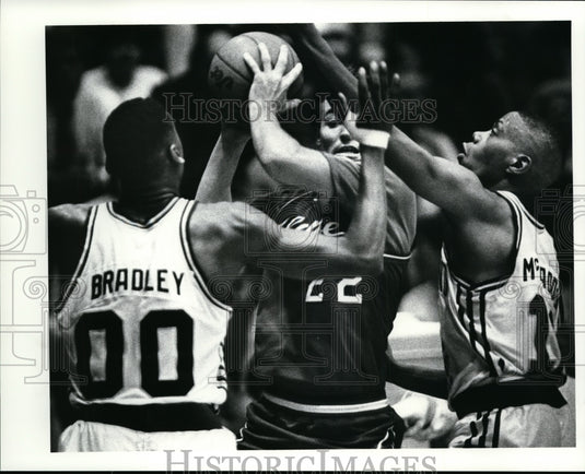 1988 Press Photo Cleveland State's Ken McFadden and Warren Bradley team-up- Historic Images