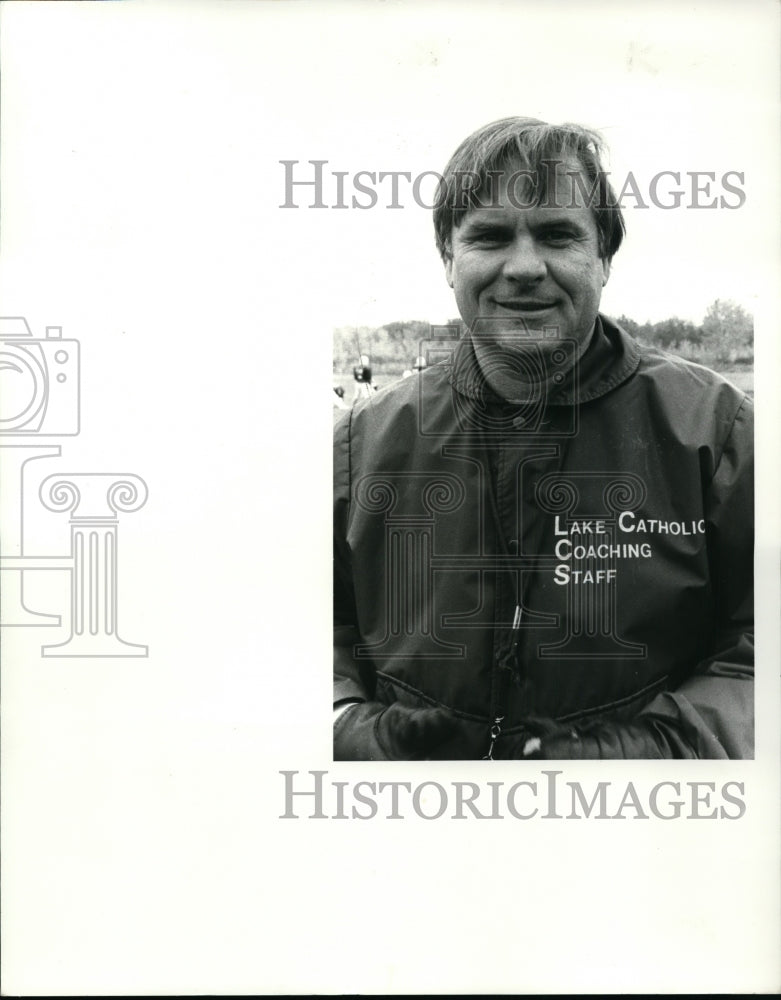 1982 Press Photo Lake Catholic football Mentor coach Tom Banc - cvb35683- Historic Images