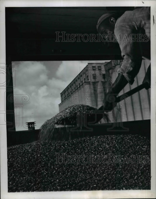 1946 Press Photo - Historic Images