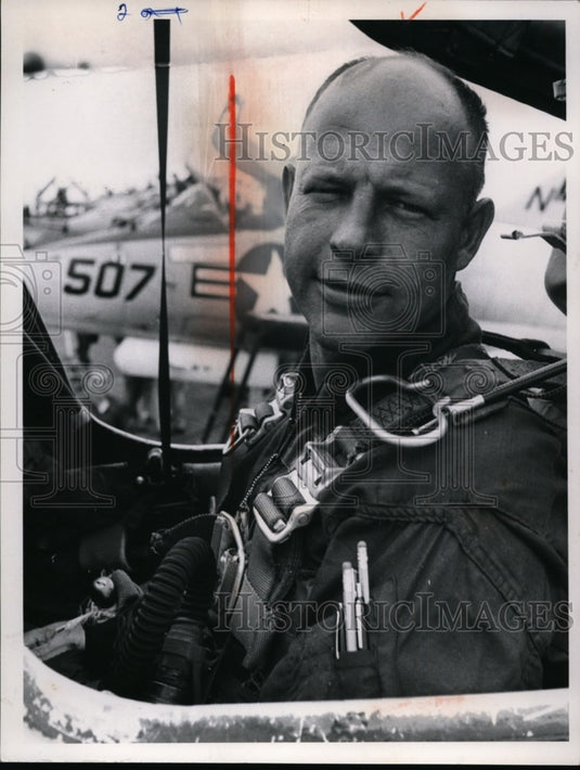 1968 Press Photo Michael Roberts Series in Vietnam - cvb37462- Historic Images