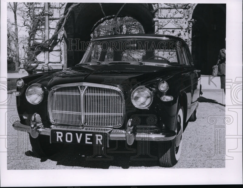 Load image into Gallery viewer, 1961 Press Photo The 1961 Rover 3-litre Automobile - cvb37855
