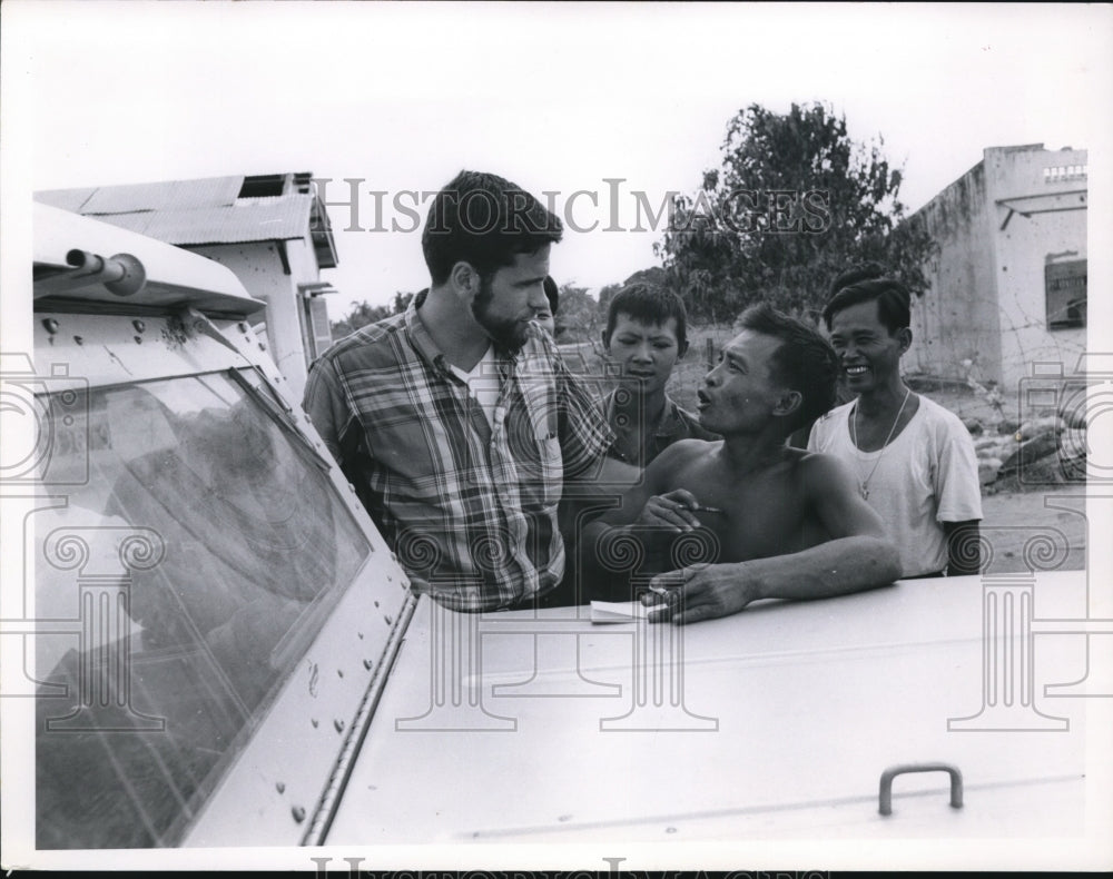 1968 Press Photo Oliver Davidson in Vietnam - cvb38009