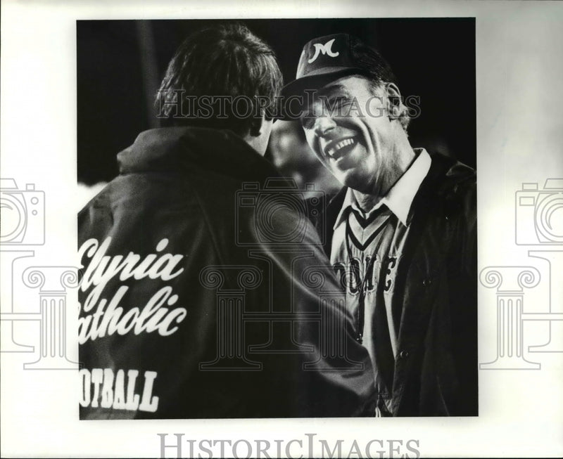 Load image into Gallery viewer, Press Photo Cardinal Mooney coach Don Bucci w/ Bill Groomes - cvb38964
