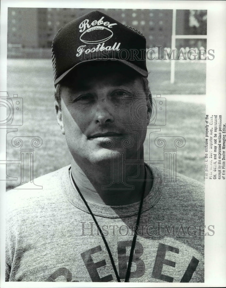 1988 Press Photo Coach Dan Hoffman Willoughby South High Football - cvb39248- Historic Images