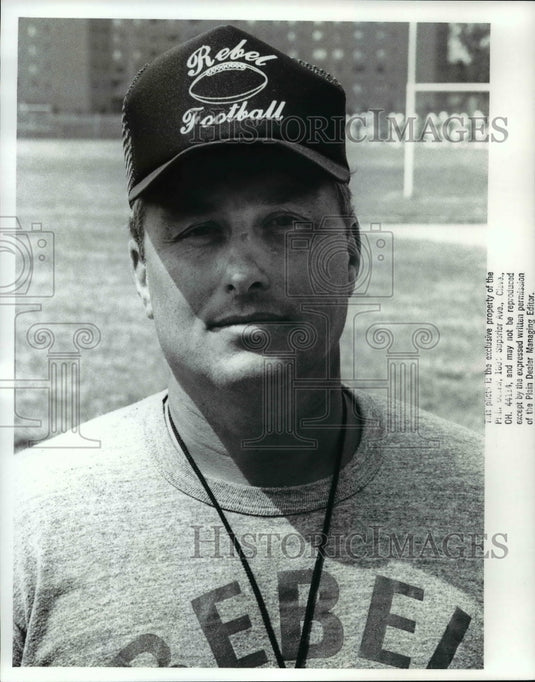 1988 Press Photo Coach Dan Hoffman Willoughby South High Football - cvb39248- Historic Images
