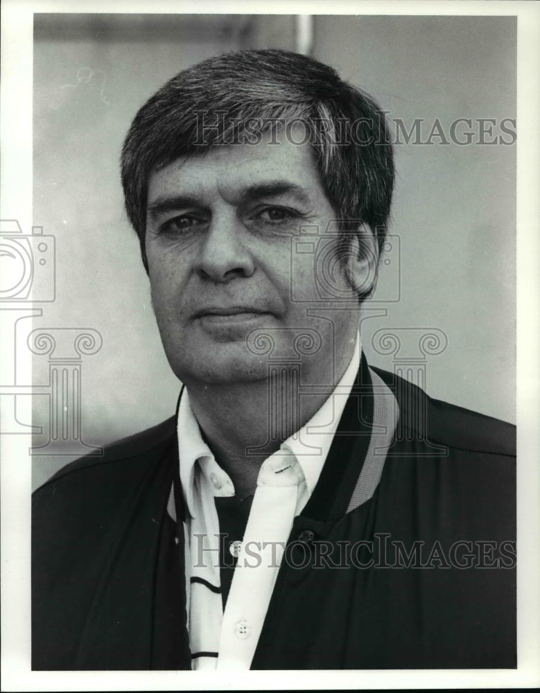 1990 Press Photo Terry Lloyd, Retiring Basketball Coach at John Adams High- Historic Images