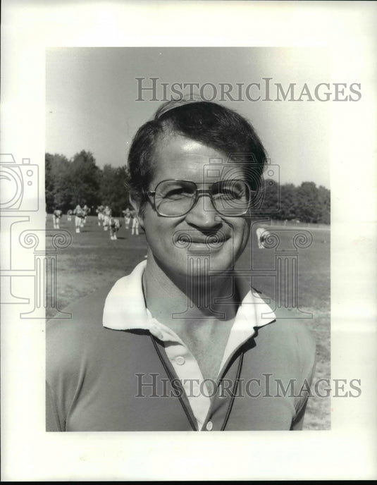 1984 Press Photo Bay Village Football Coach Tom Kaiser - cvb39351- Historic Images
