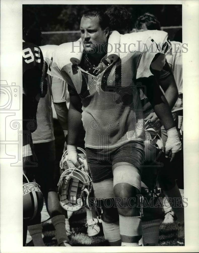 1986 Press Photo Larry Williams offensive tackle from Notre Dame - cvb39671- Historic Images