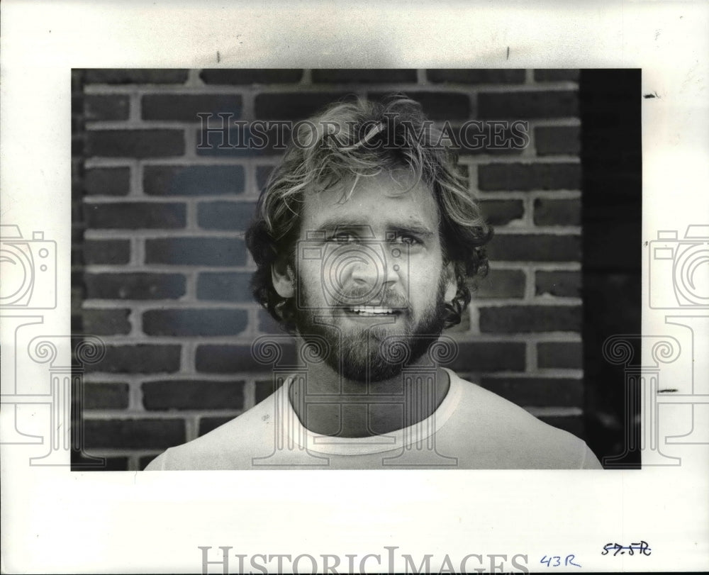 1982 Press Photo Bob Golic - cvb40294- Historic Images