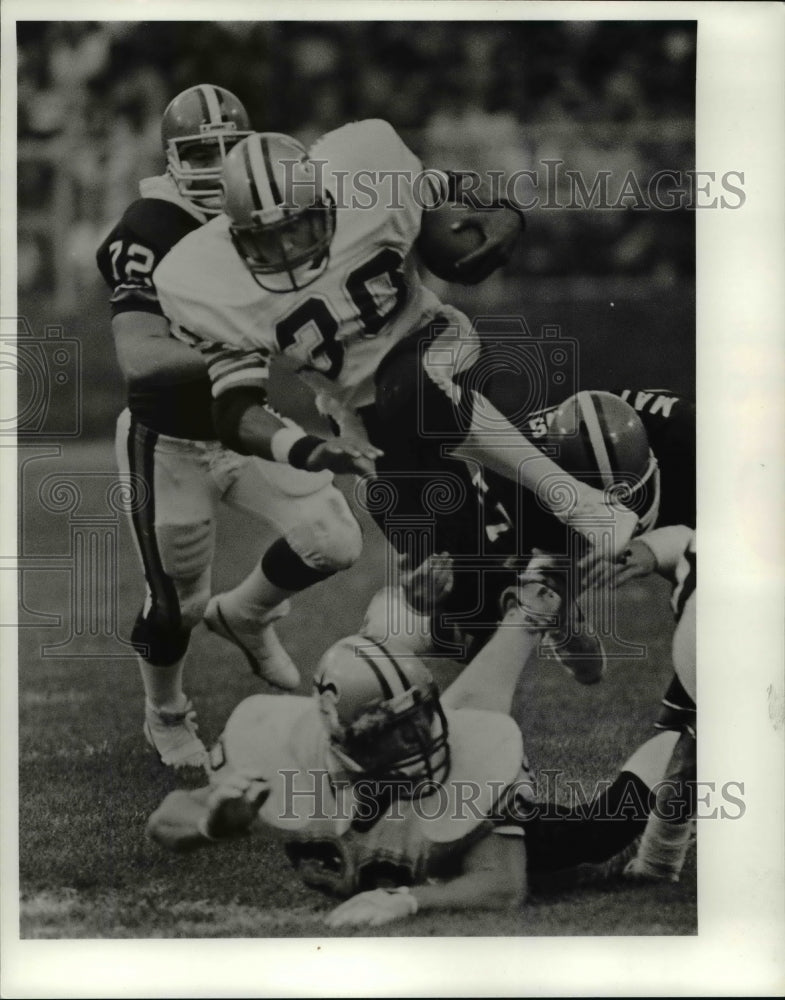 1984 Press Photo Saints running back Wayne Wilson picks up a first down- Historic Images