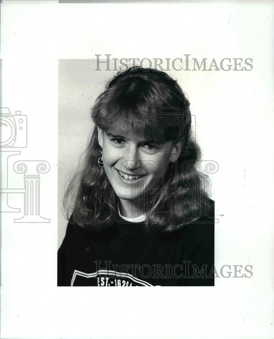 1987 Press Photo Tracey Russell, Hawken, Swimming. Player of the week- Historic Images