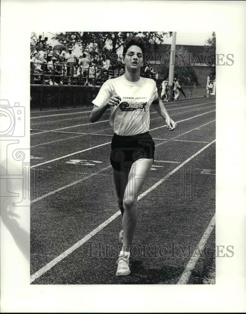 1985 Press Photo Laurie Gomez Cleveland Heights Track Classic - cvb42119- Historic Images