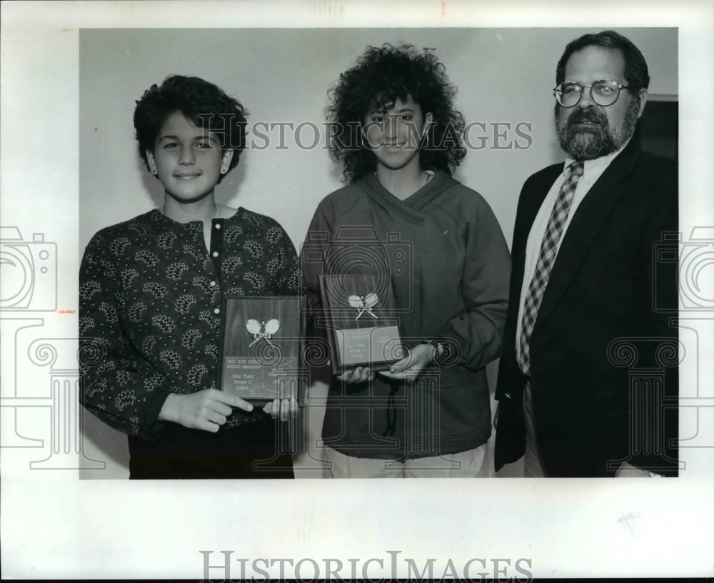 1990 Press Photo: Tennis State Winners: Christie Lucia &amp; Mandy Krantz &amp; Coach- Historic Images
