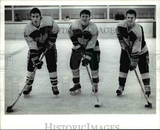 1990 Press Photo St. Edward Players, Tim McCurdy, Jarret Whidden, Danny Madden- Historic Images