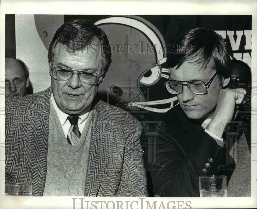 Press Photo Tom Bettis and Marty Schottenheimer - cvb42556- Historic Images