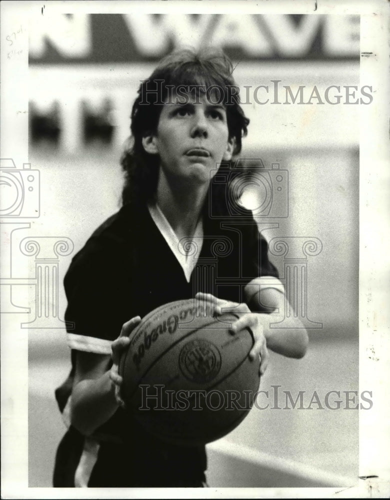 1987 Press Photo Erin Kenneally on Holy Name basketball team. - cvb42697- Historic Images