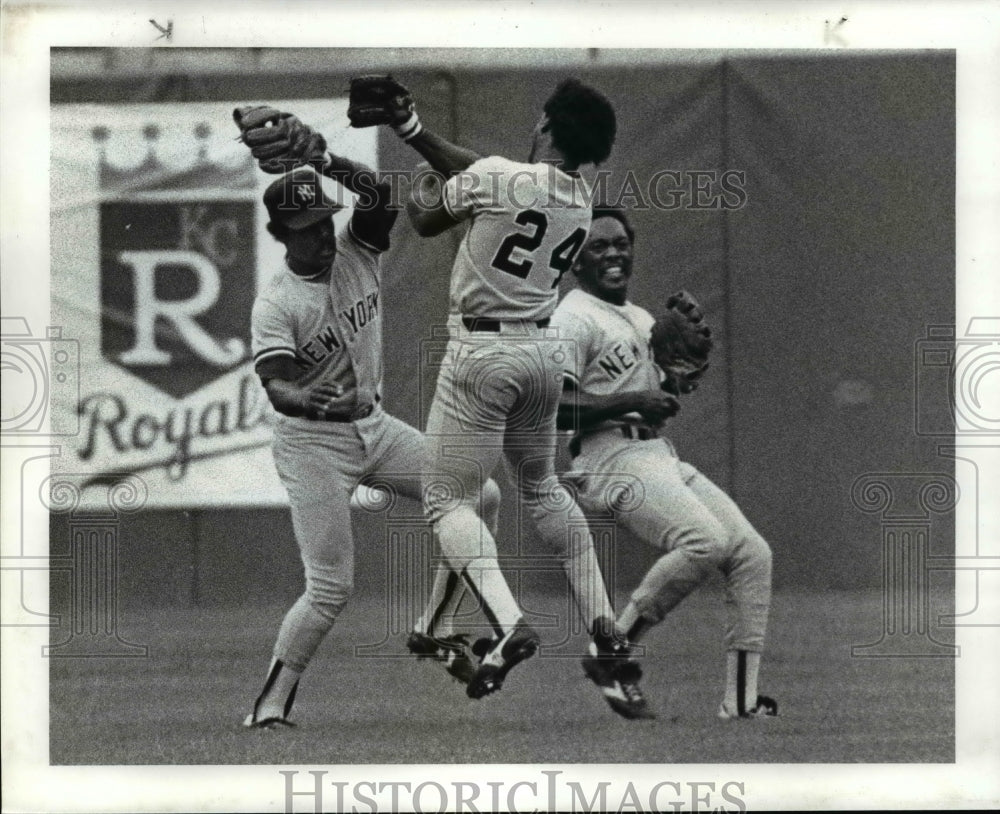 Press Photo Baseball-New York and Kansas City - cvb42951- Historic Images