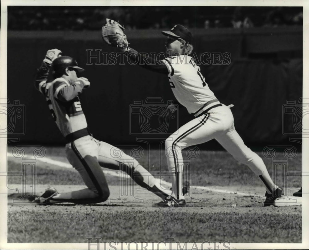 1984 Press Photo Vance Law and Pat Tabler-baseball field action - cvb42984- Historic Images