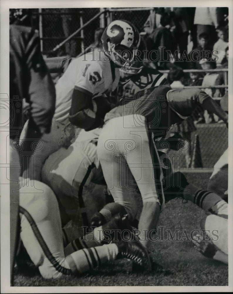 1969 Press Photo Rhodes football player-Jim Yoder- Historic Images