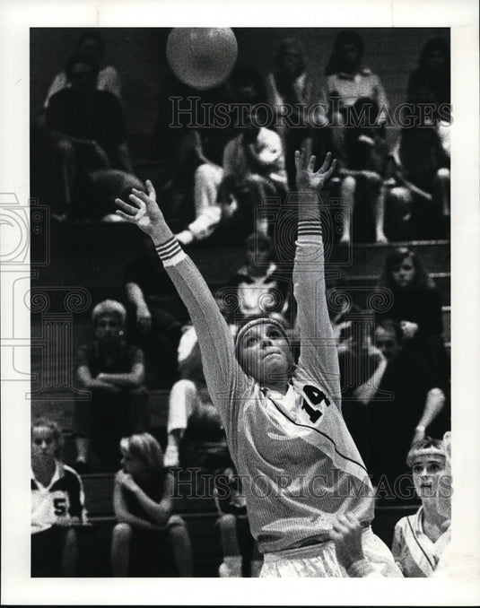 1989 Press Photo Carey Burvis, North Olmsted Volleyball star vs Rocky River- Historic Images